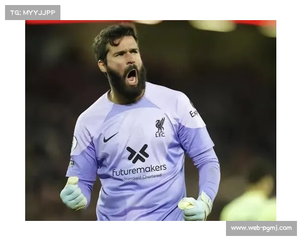 汉堡门将扑救关键球，保级战零封获掌声